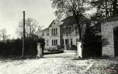 Palac_1079764_Fotopolska-Eu